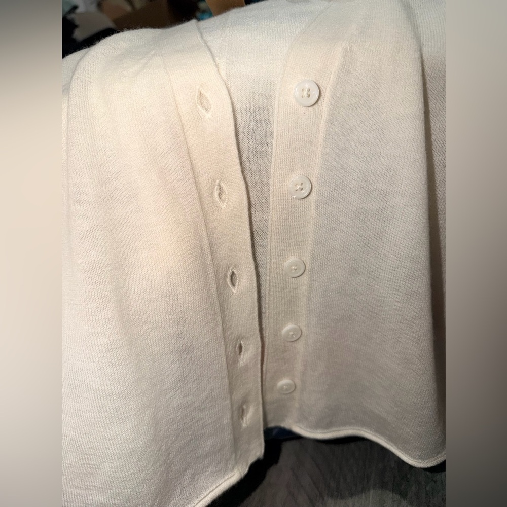 SKIMS Featherweight Cashmere Cardigan Egret - Picture 4 of 8